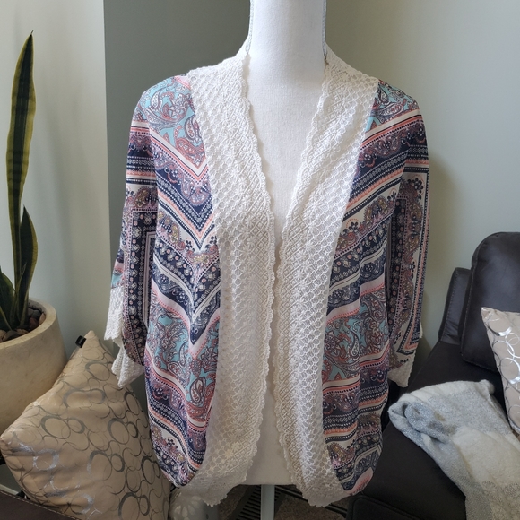 Vanity Tops - VANITY kimono 3/4 sleeves lace detail on h…